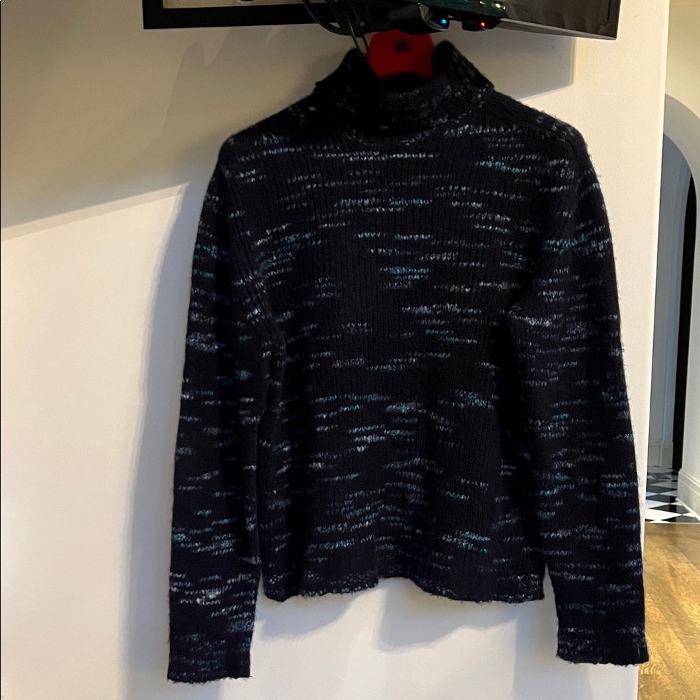 Isaia Men's Black and Blue cashmere turtleneck Sweater.